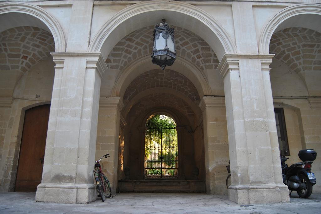 Garden Suite At Palazzo Famularo Lecce Pokój zdjęcie